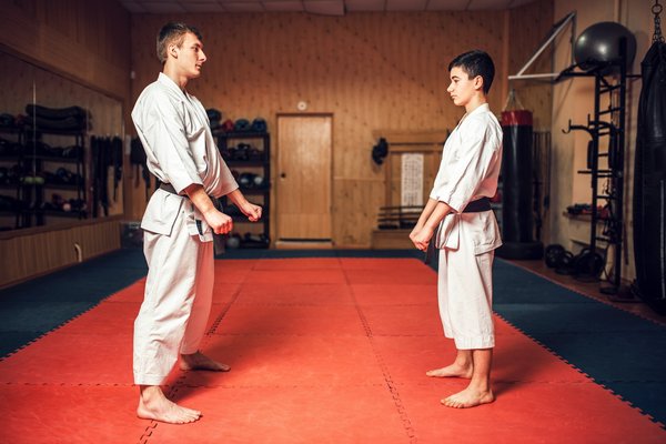 Comment les techniques de projection en Judo peuvent-elles être utilisées pour la défense personnelle?